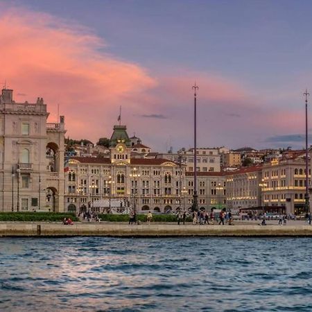 Luxury Stazione Centrale Elegante Loft Apartment Trieste Exterior photo