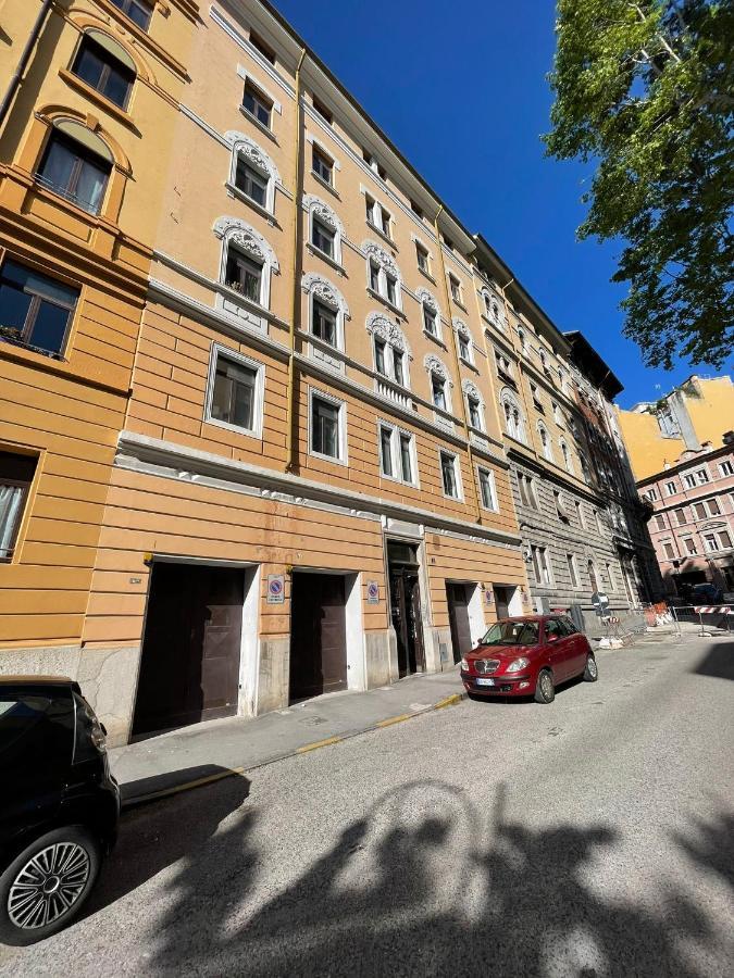 Luxury Stazione Centrale Elegante Loft Apartment Trieste Exterior photo